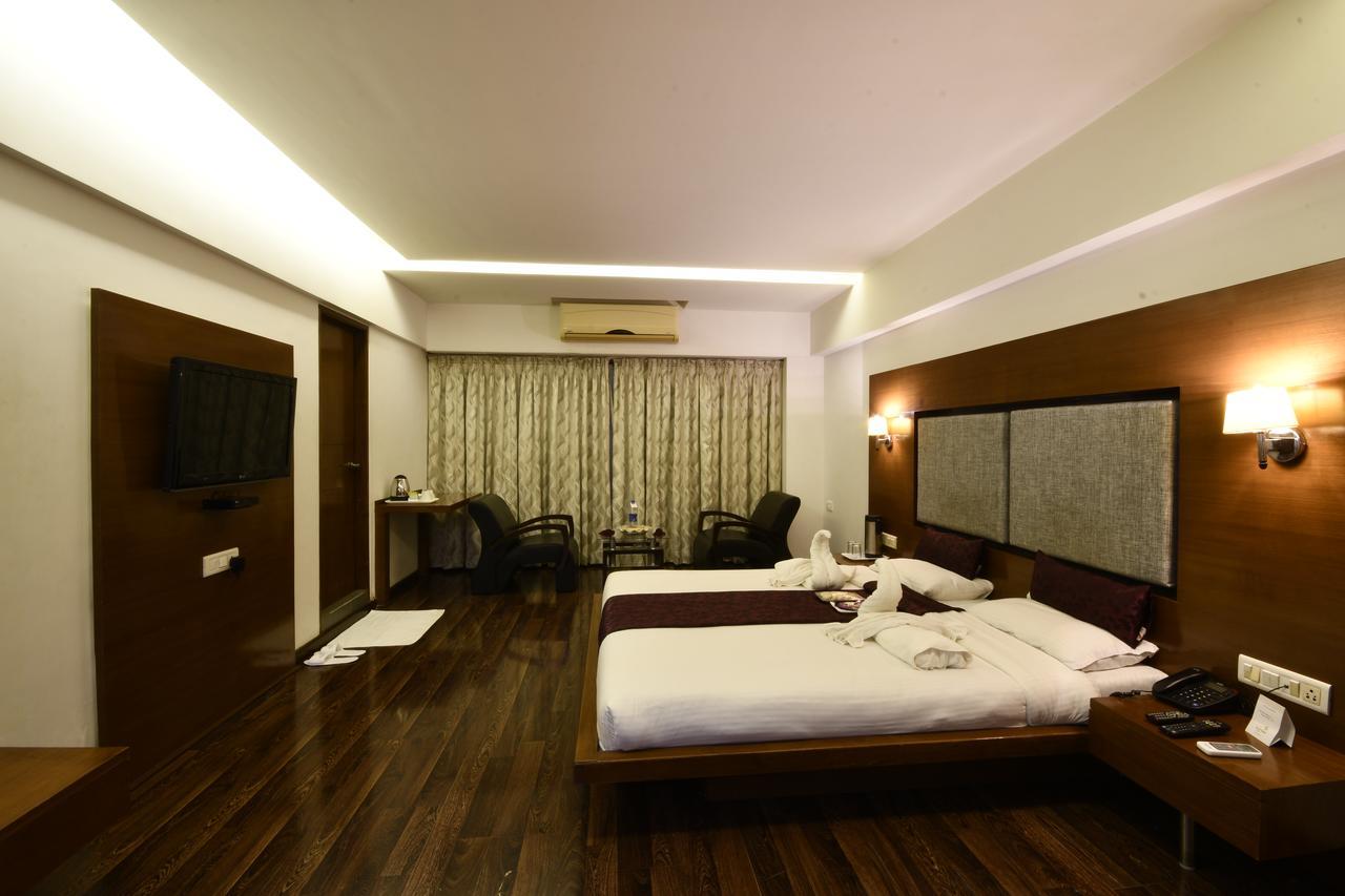 Hotel Platinum Residency Ahmadabad Zewnętrze zdjęcie